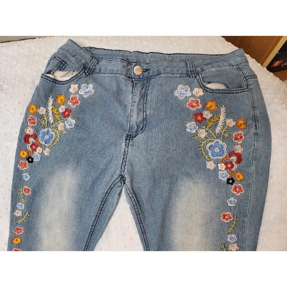 N.Y.I Floral Embroidered Flare Jeans Light Wash Blue Bell Bottoms Girls XXL S - Picture 3 of 9
